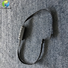 Tag embossati in plastica con nastro a nastro