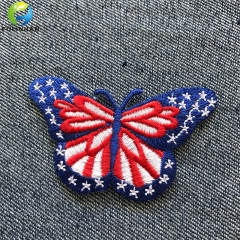 le patch ricamate a farfalla