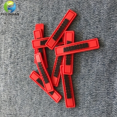 Etichette indumento in silicone effetto 3d