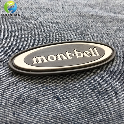 badge in gomma personalizzati con logo
