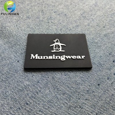toppe in gomma con logo personalizzato in rilievo